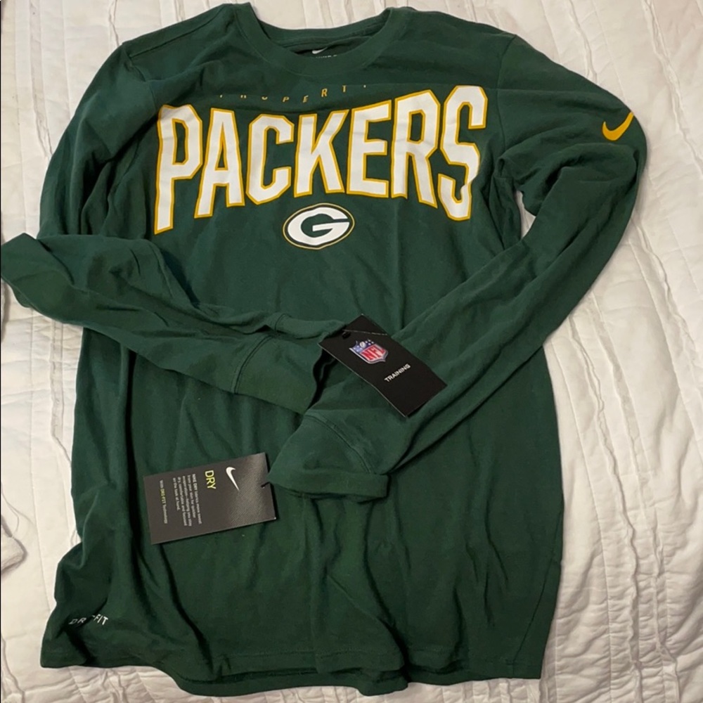 NWT Nike packers (NFL) long sleeve tee